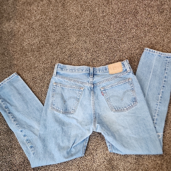 Levi's Light Blue Distressed Women's Straight Leg Jeans - Picture 4 of 8